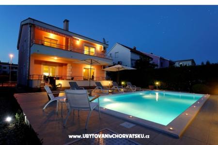 Appartamento con piscina ViGo foto 2