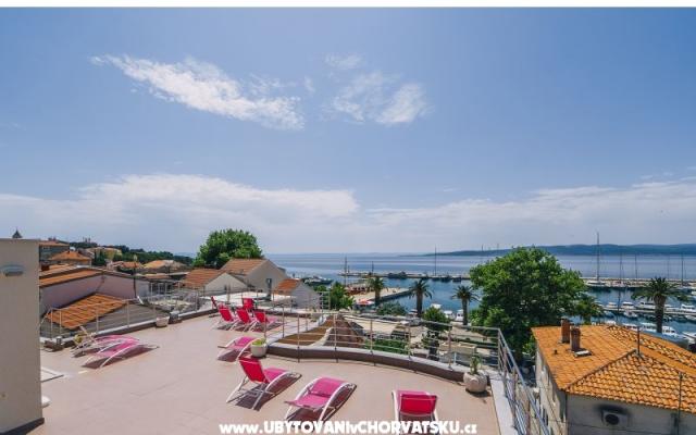 Deluxe Appartamenti Centar – Alloggio Baska Voda Croazia