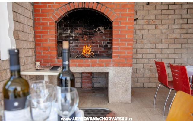 Appartamenti Antonio – Alloggio Dugi Rat Croazia