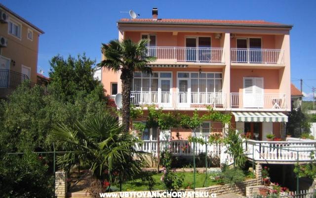 Appartamenti Roje Sv. Filip i Jakov – Alloggio St. Filip e Jakov Croazia