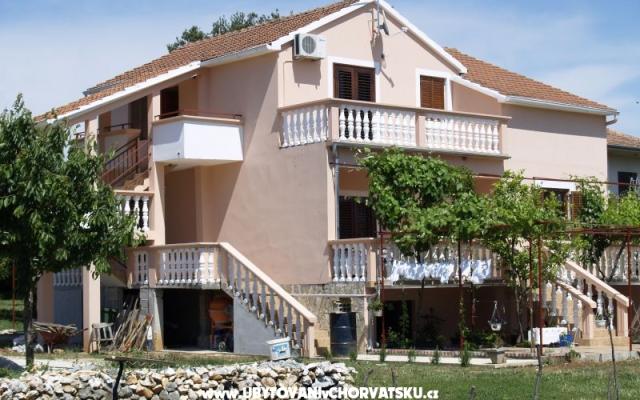 Appartamenti Santini – Alloggio St. Filip e Jakov Croazia