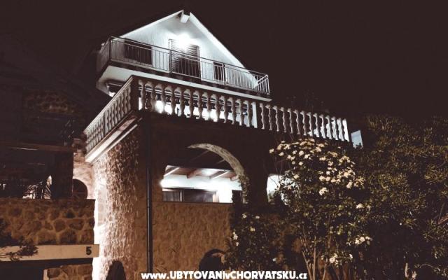 Casa Di Famiglia  – Alloggio Maslenica Croazia