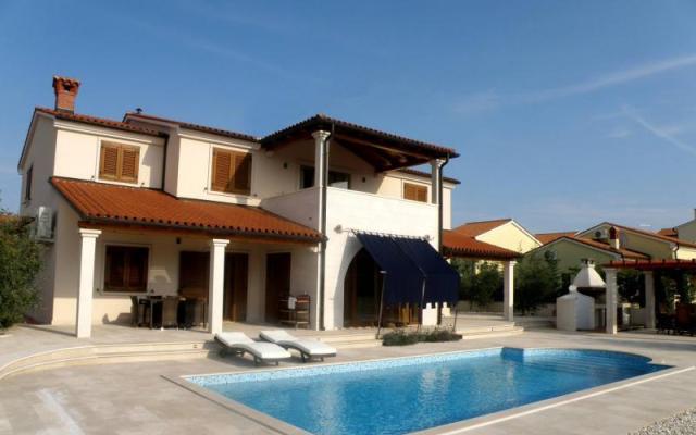 Appartamenti con piscina Volme – Alloggio Medulin Croazia