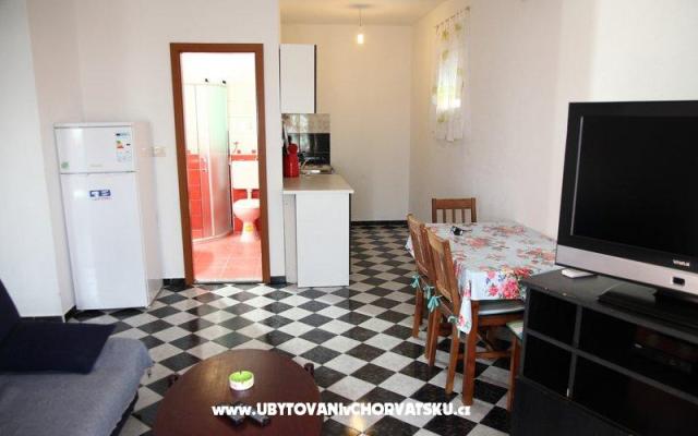 Appartamenti Dona – Alloggio Omis Croazia