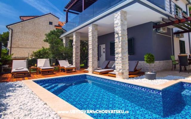 Villa Jasmina – Alloggio Omis Croazia