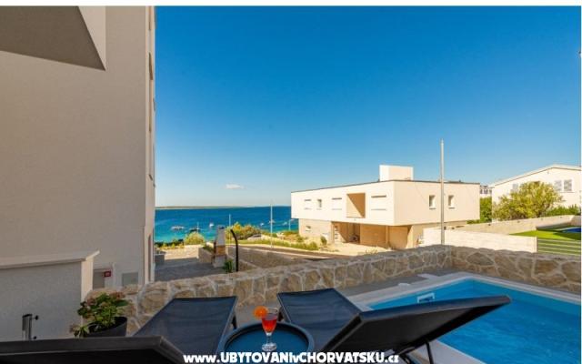 Dolphin view + pool by the beach – Alloggio Isola di Pag Croazia