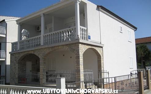 Appartamenti Pave – Alloggio Pirovac Croazia
