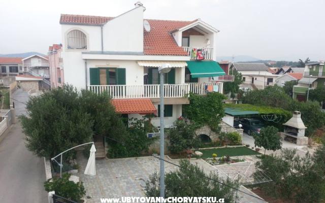 App. Biserka Lolić – Alloggio Pirovac Croazia