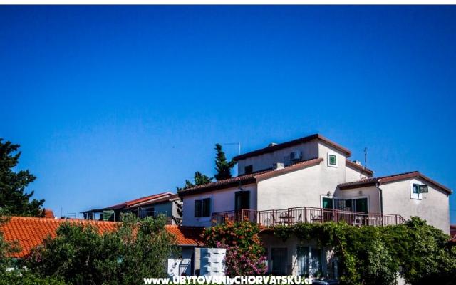 PIROVAC APARTMENTS *** – Alloggio Pirovac Croazia