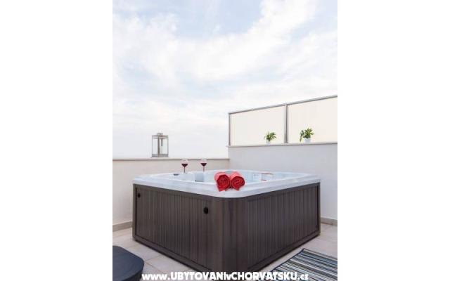 Bubbles Luxury Penthouse with jacuz – Alloggio Podstrana Croazia