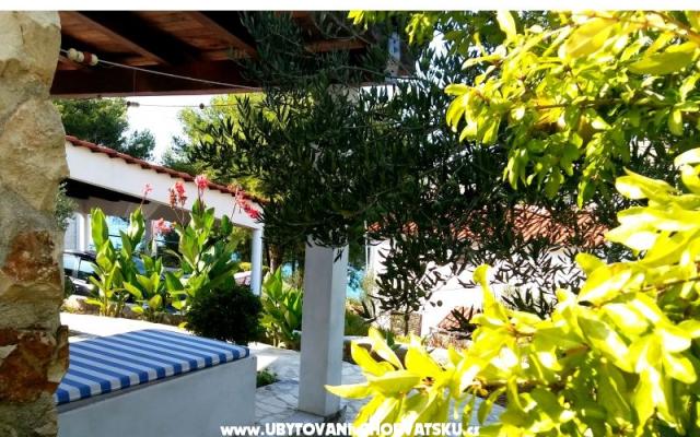 Appartamenti Gjardini *** – Alloggio Primosten Croazia