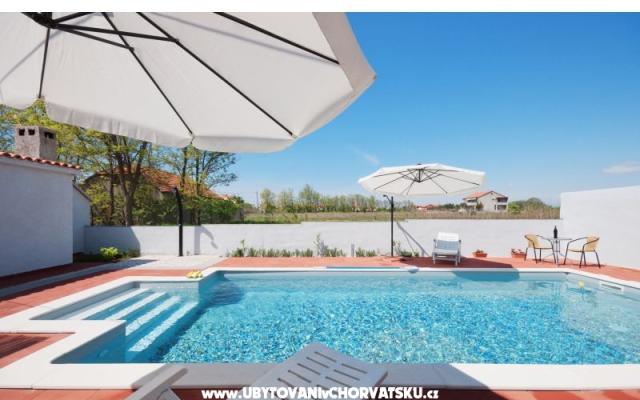 Appartamenti Angelo con piscina – Alloggio Privlaka Croazia