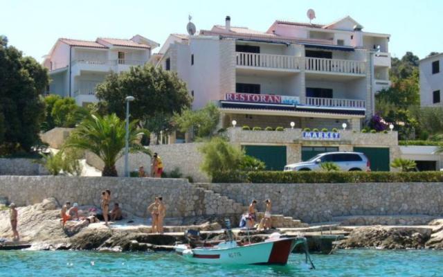 Aparthotel eM-Ka – Alloggio Rogoznica Croazia
