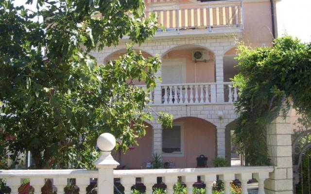 Appartamenti Knezevic – Alloggio Rogoznica Croazia