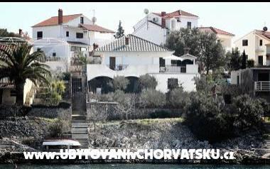 Appartamenti Nikola Bego – Alloggio Rogoznica Croazia