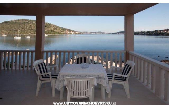 Beach apartments Rogoznica – Alloggio Rogoznica Croazia
