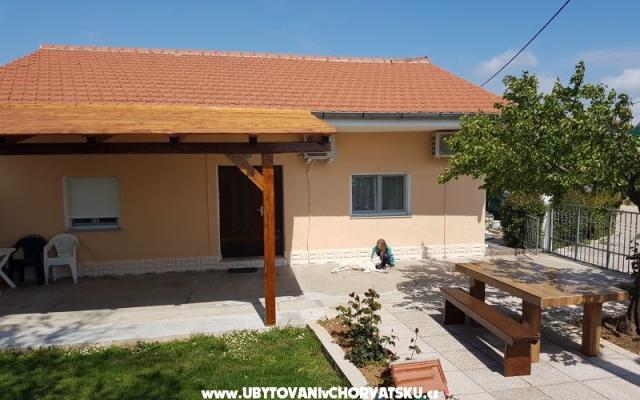 Kuča Gabriela – Alloggio Sukosan Croazia