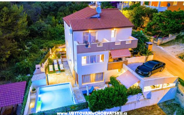 Bruno's Poolside Retreat – Alloggio Trogir Croazia