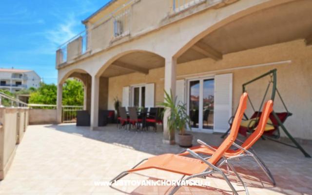 Karlo – Alloggio Trogir Croazia