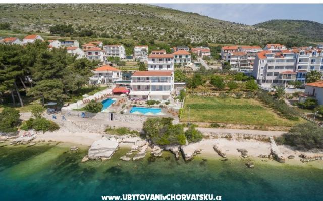 GEM OF THE SEA APARTMENTS ALENKA – Alloggio Trogir Croazia
