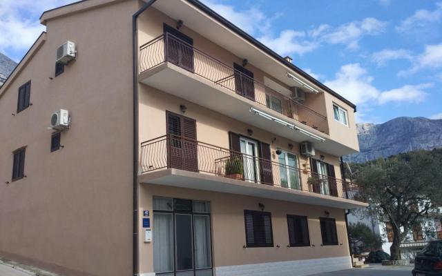 Appartamenti Mena – Alloggio Tucepi Croazia