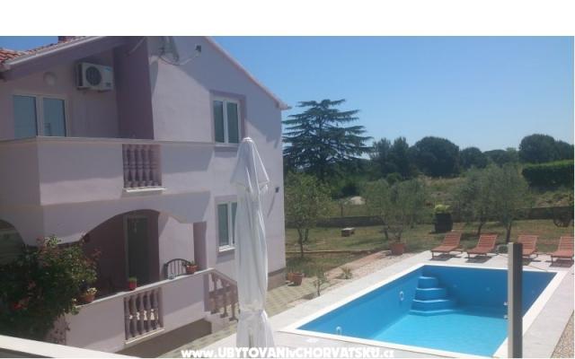 Appartamenti with swimming pool-Crno – Alloggio Zadar Croazia