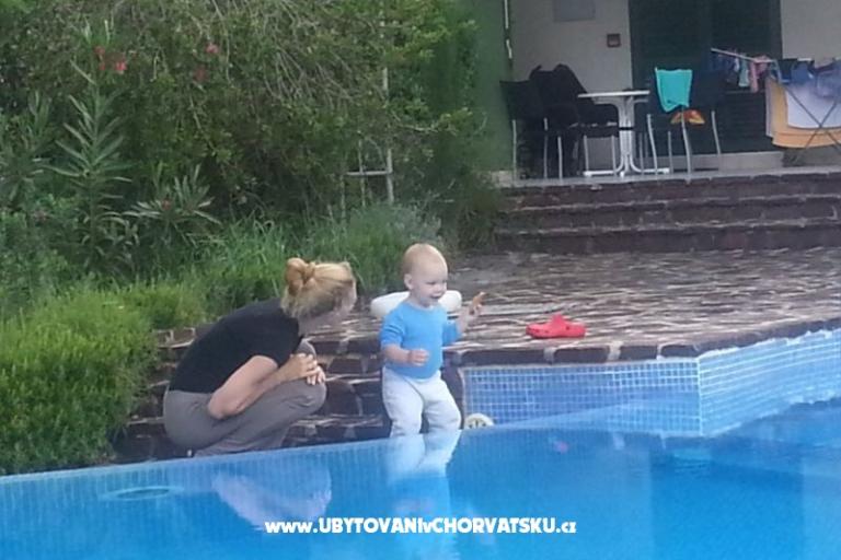 Vila Smirna 4*  con piscina  – foto 17