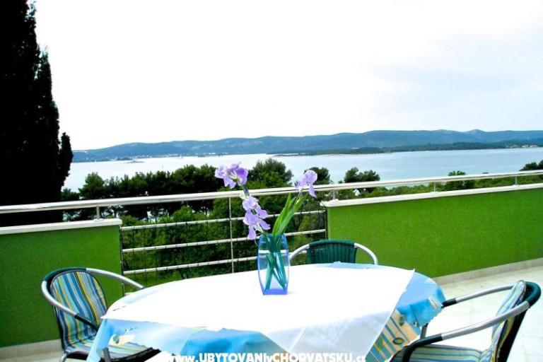 Vila Smirna 4*  con piscina  – foto 4
