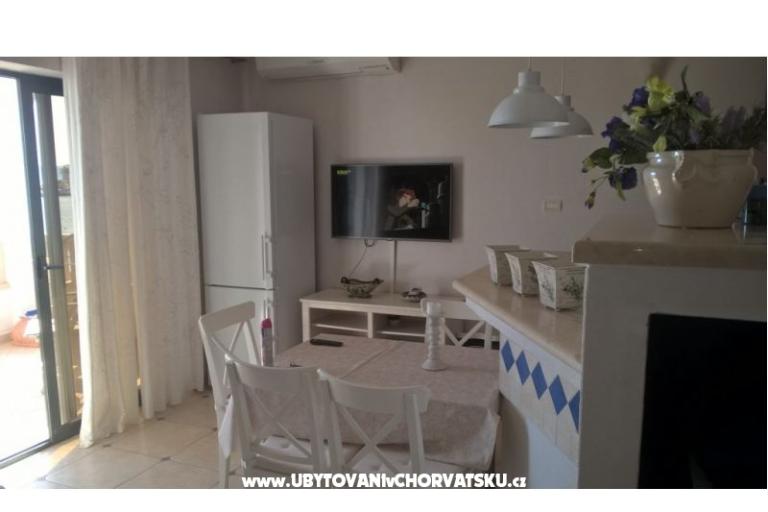 Appartamenti BY THE BEACH-Meri – foto 11