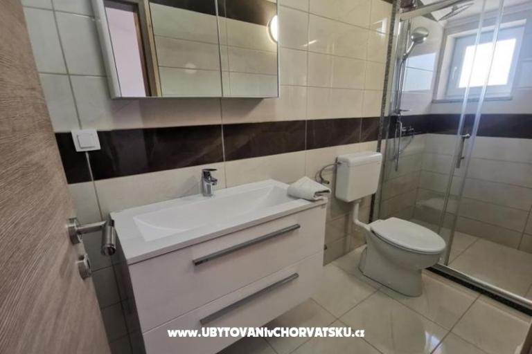 Villa Robert 2 con piscina Cesarica – foto 6