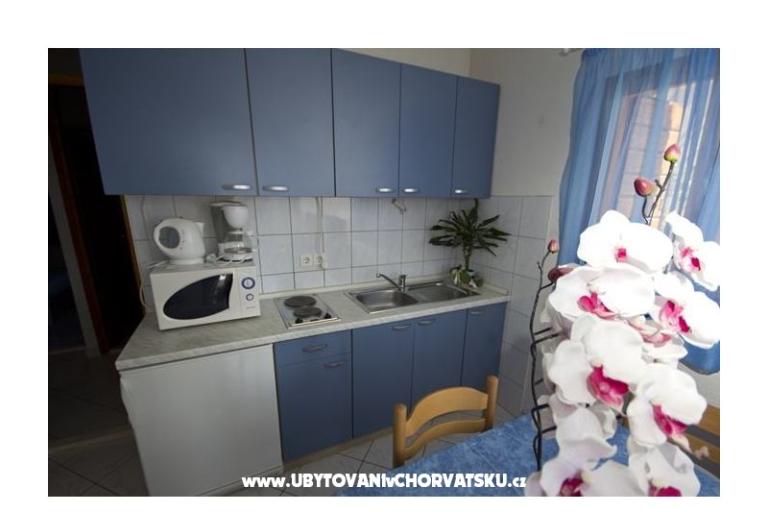Appartamenti Dinko s grijanim bazenom – foto 14