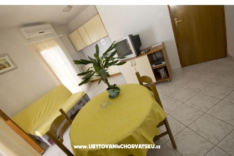 Appartamenti Dinko s grijanim bazenom – foto 16