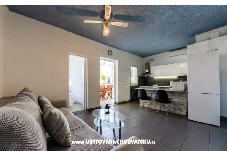 Appartamento con piscina and jacuzzi – foto 17