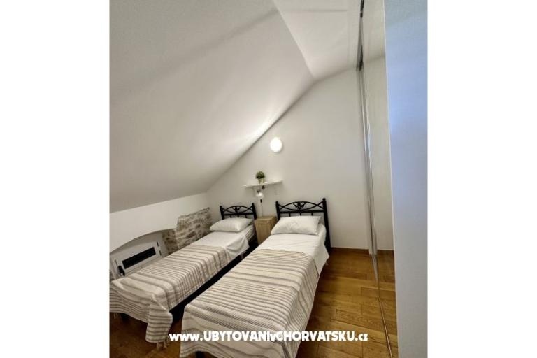 Casa di pietra Pakostane – foto 9