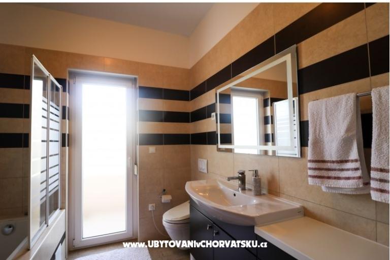  Casa con piscina - Villa Marijana  – foto 15