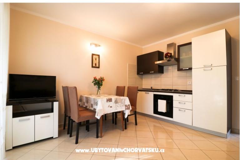  Casa con piscina - Villa Marijana  – foto 18