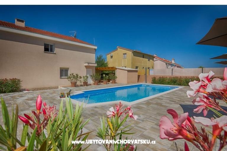  Casa con piscina - Villa Marijana  – foto 5