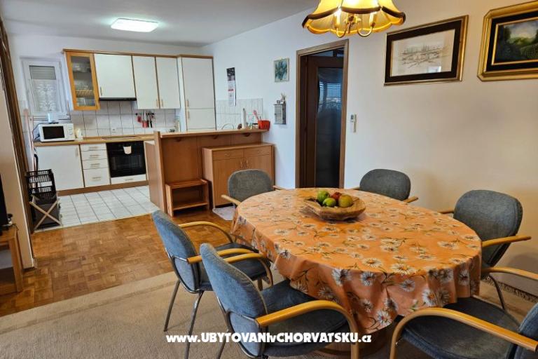 Appartamento uz more i plažu – foto 17