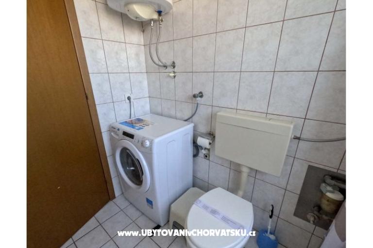 Appartamento uz more i plažu – foto 32