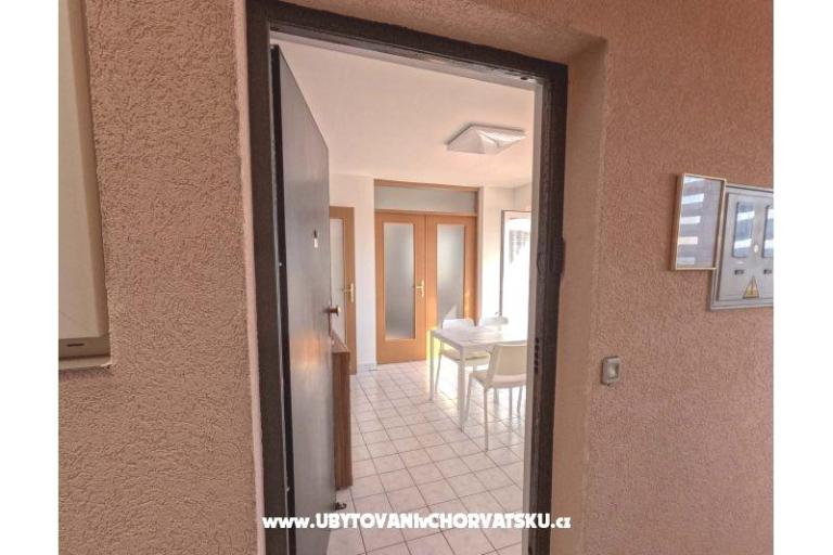 Appartamento uz more i plažu – foto 6