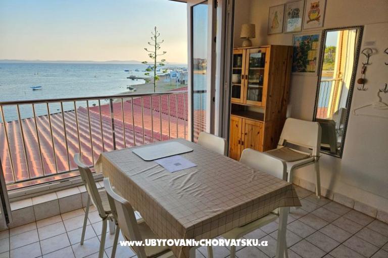 Appartamento uz more i plažu – foto 8