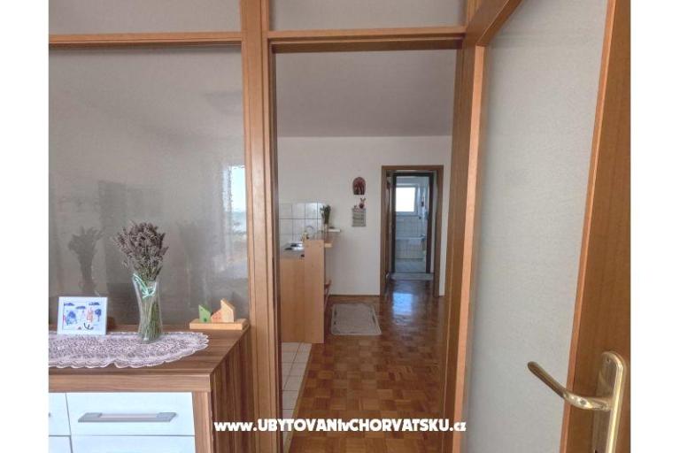 Appartamento uz more i plažu – foto 9