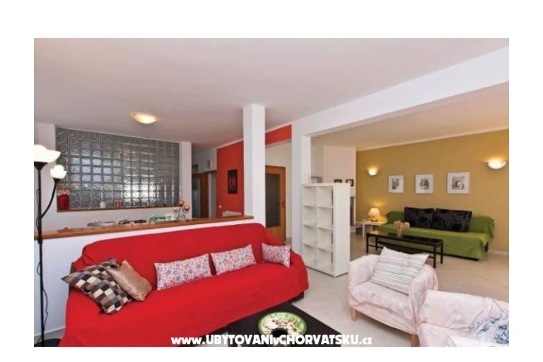 Family house con piscina – foto 2