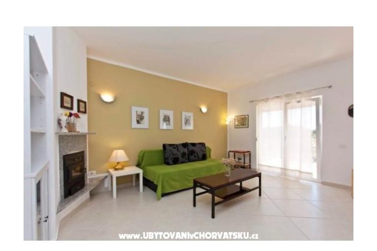 Family house con piscina – foto 3