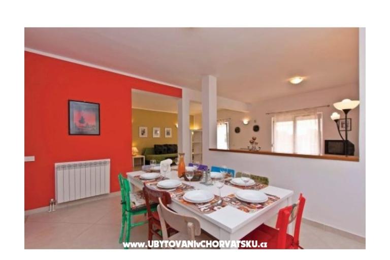 Family house con piscina – foto 5