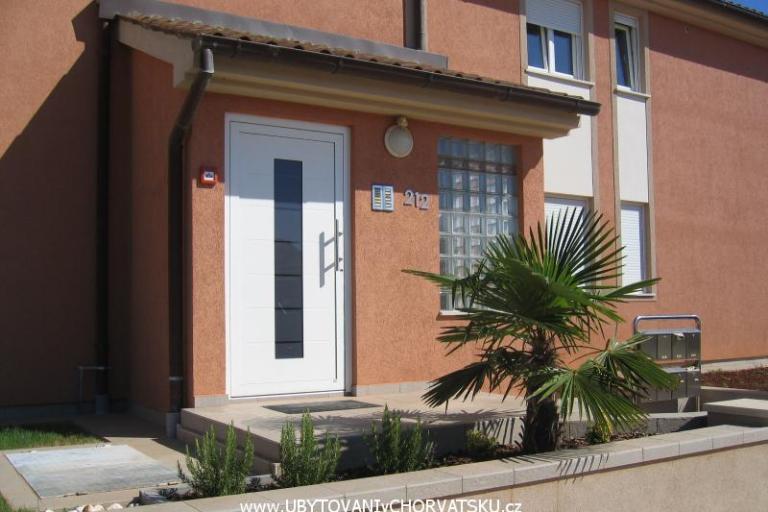 Appartamento v Pule – foto 2