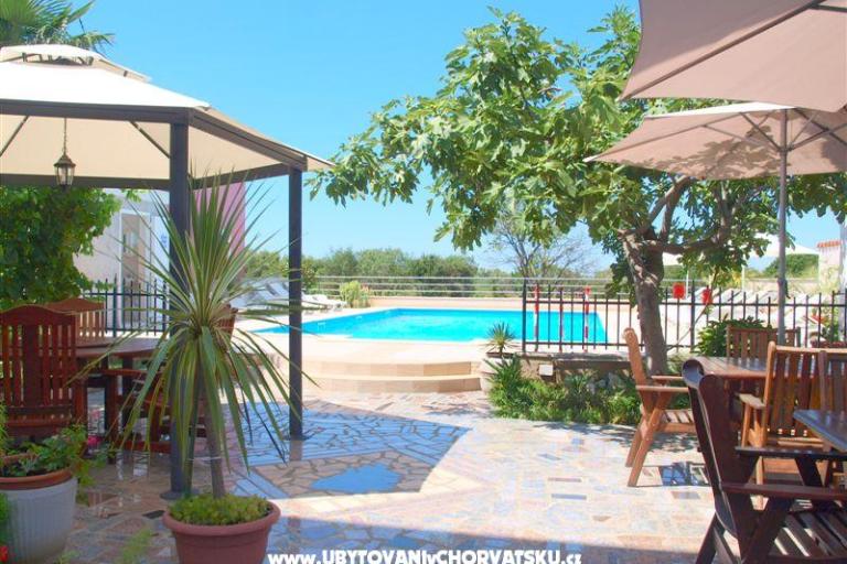 Appartamenti con piscina Jadranka – foto 2