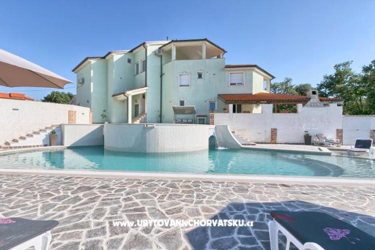 Appartamenti con piscina Štinjan – foto 2