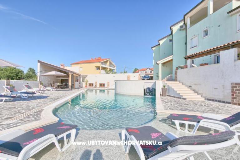 Appartamenti con piscina Štinjan – foto 3