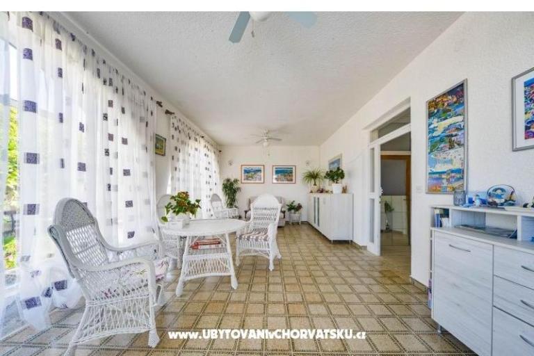 Appartamenti Anny con piscina – foto 19